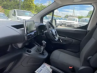 Used 2020 Vauxhall Combo Sportive White - Interior and Exterior details 16
