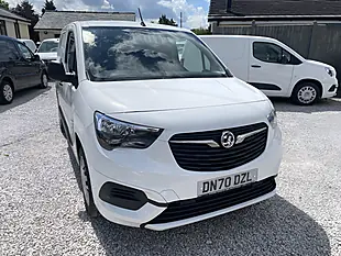 Used 2020 Vauxhall Combo Sportive White - Interior and Exterior details 2