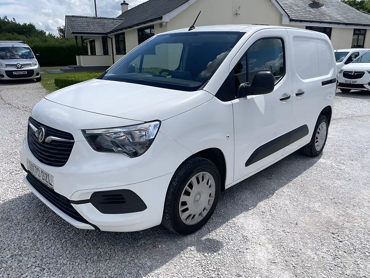 Used 2020 Vauxhall Combo Sportive White - Interior and Exterior details 5