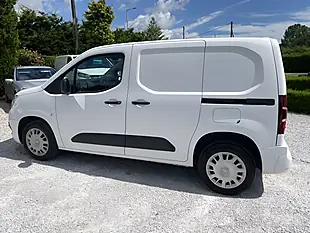Used 2020 Vauxhall Combo Sportive White - Interior and Exterior details 7