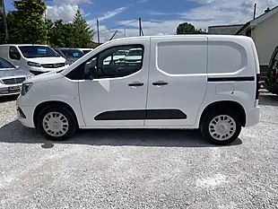 Used 2020 Vauxhall Combo Sportive White - Interior and Exterior details 8