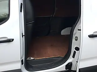 Used 2020 Vauxhall Combo Sportive White - Interior and Exterior details 13
