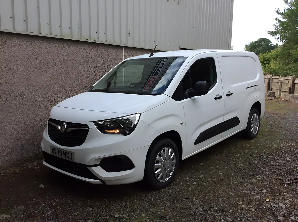 Used 2020 Vauxhall Combo Sportive White - Interior and Exterior details 5