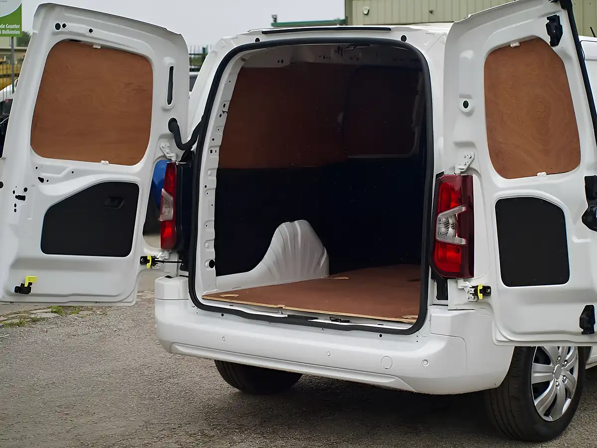 Used 2020 Vauxhall Combo Sportive White - Interior and Exterior details 10