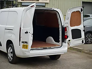 Used 2020 Vauxhall Combo Sportive White - Interior and Exterior details 11