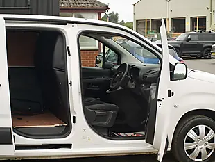Used 2020 Vauxhall Combo Sportive White - Interior and Exterior details 12