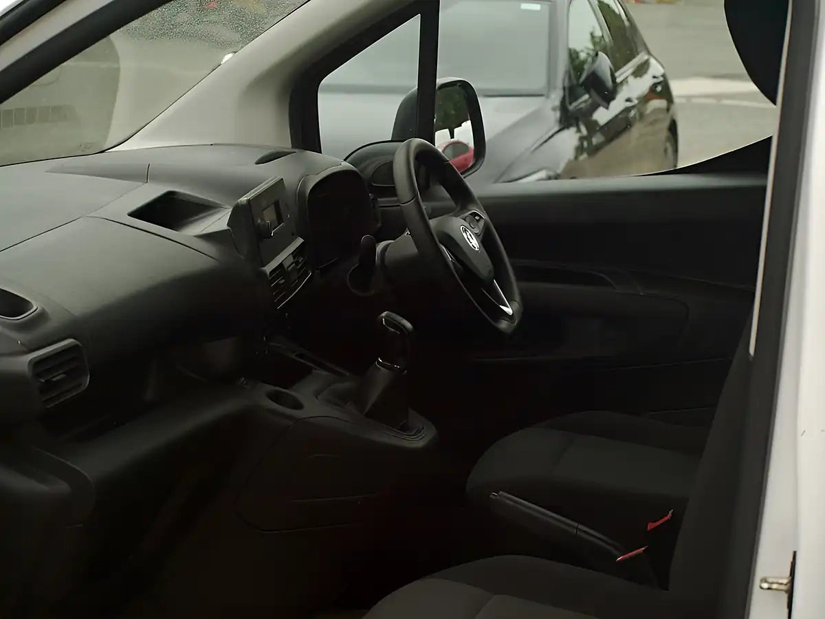 Used 2020 Vauxhall Combo Sportive White - Interior and Exterior details 13