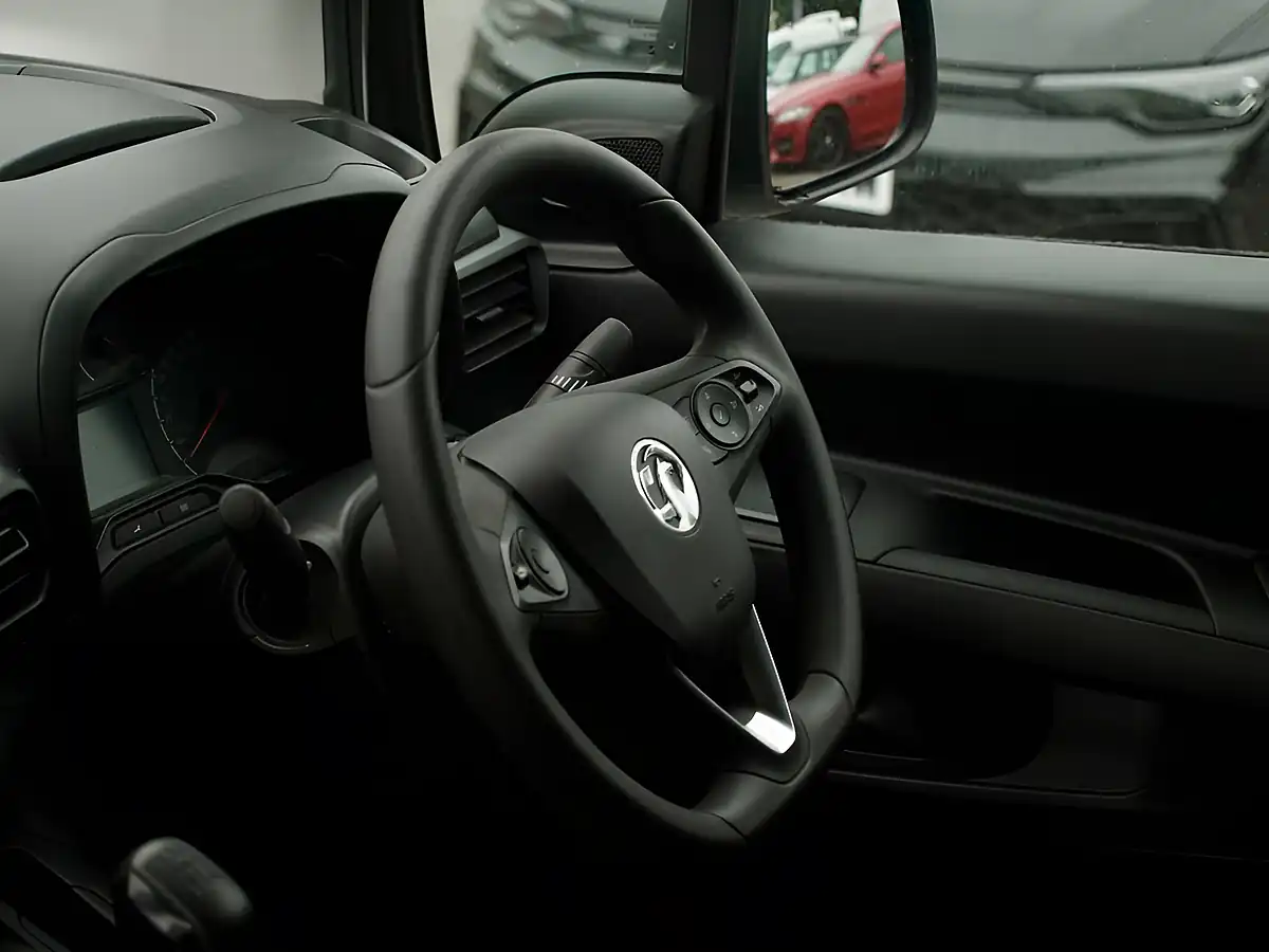 Used 2020 Vauxhall Combo Sportive White - Interior and Exterior details 14