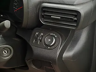 Used 2020 Vauxhall Combo Sportive White - Interior and Exterior details 17