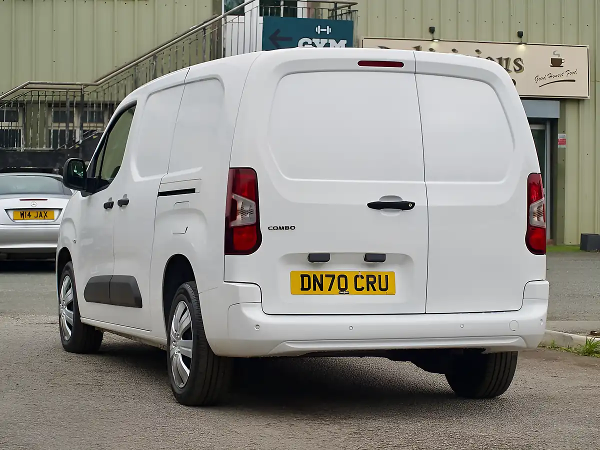 Used 2020 Vauxhall Combo Sportive White - Interior and Exterior details 2