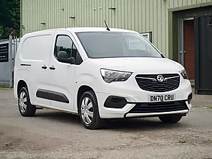 Used 2020 Vauxhall Combo Sportive White - Interior and Exterior details 5