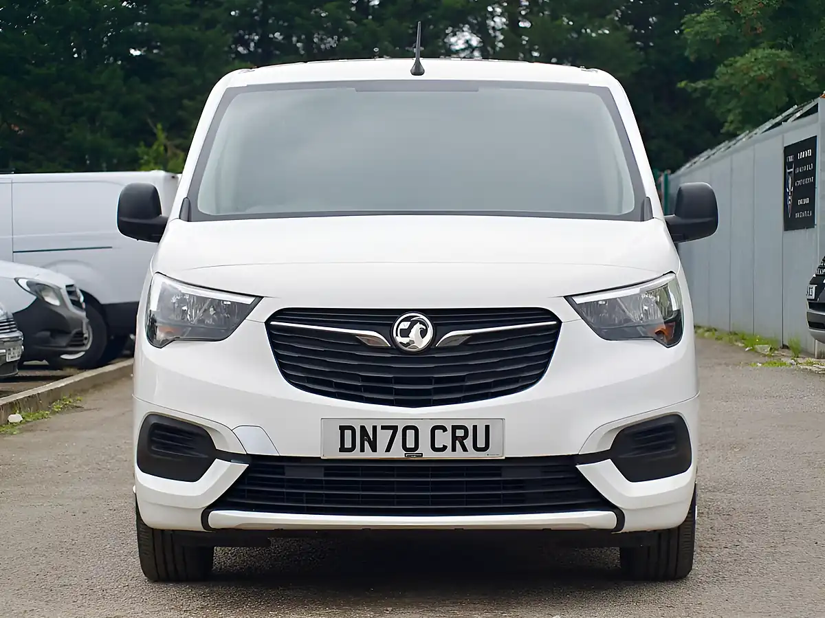 Used 2020 Vauxhall Combo Sportive White - Interior and Exterior details 6