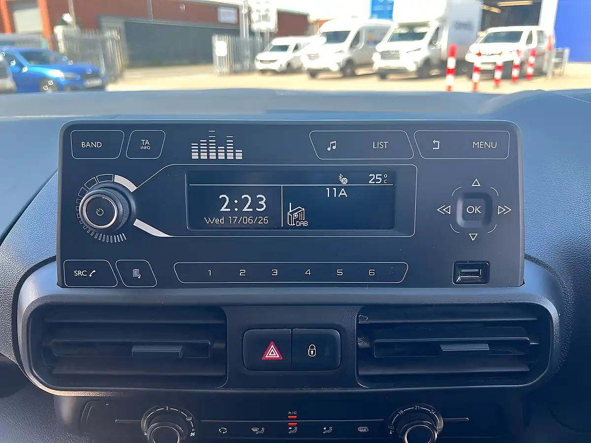 Used 2020 Vauxhall Combo Sportive White - Interior and Exterior details 18