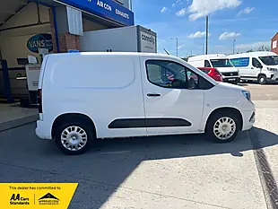 Used 2020 Vauxhall Combo Sportive White - Interior and Exterior details 2