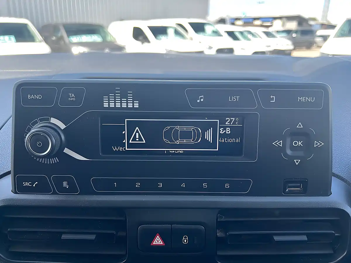 Used 2020 Vauxhall Combo Sportive White - Interior and Exterior details 20