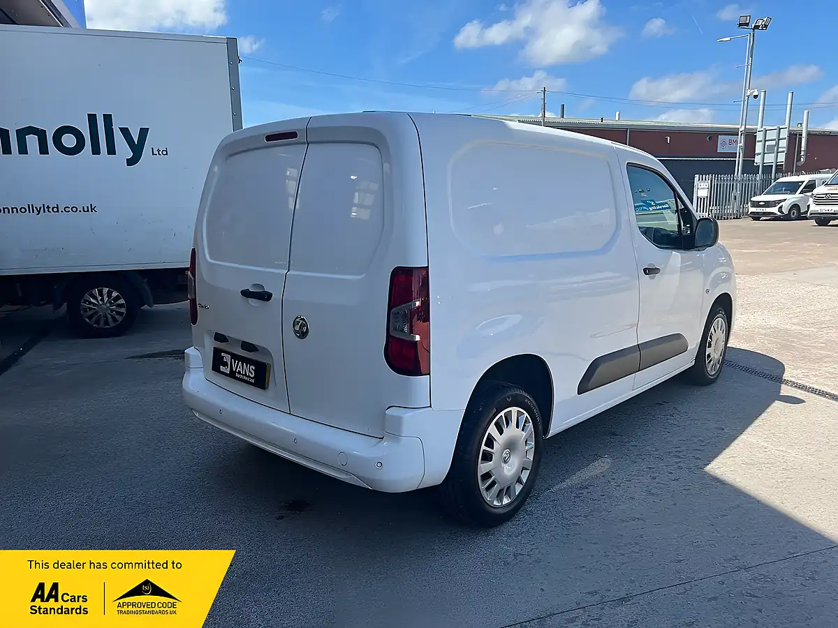 Used 2020 Vauxhall Combo Sportive White - Interior and Exterior details 3