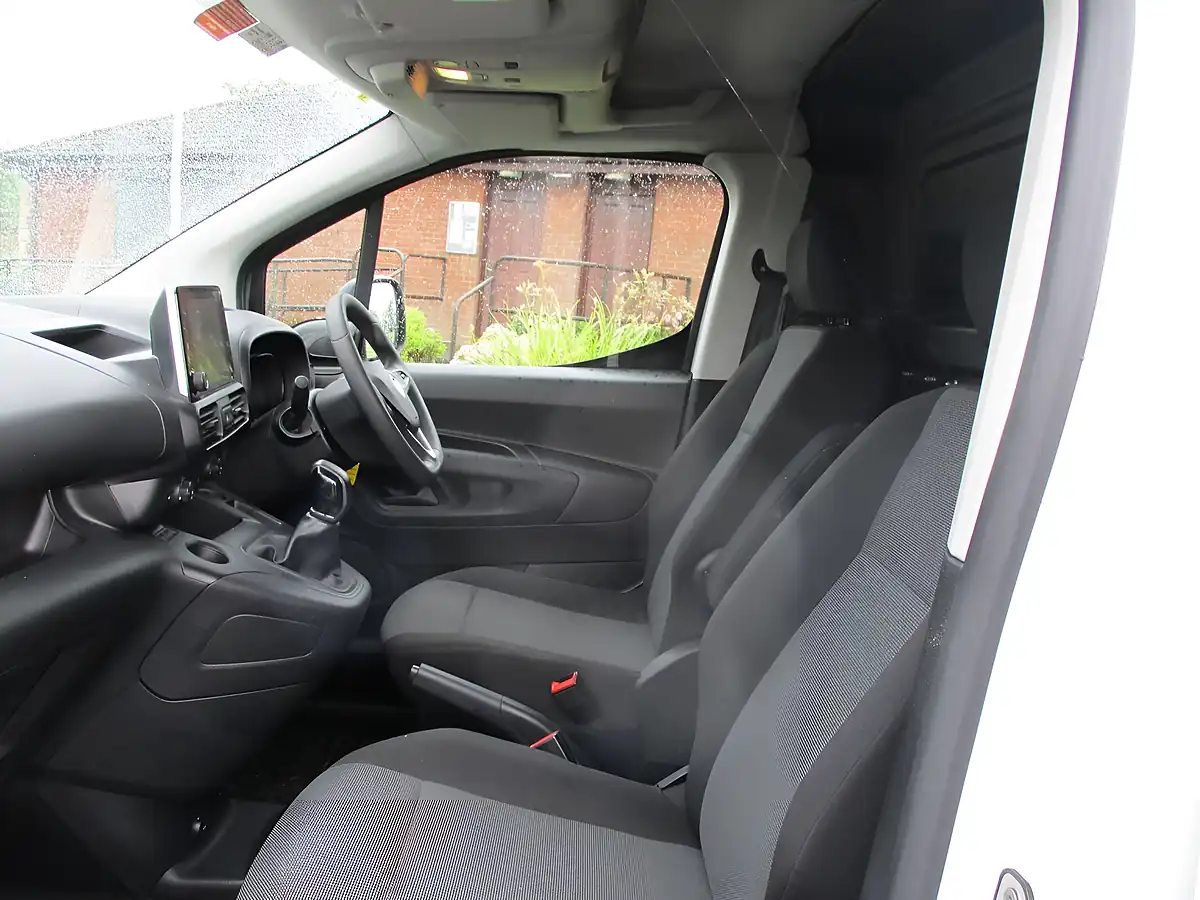Used 2020 Vauxhall Combo Sportive White - Interior and Exterior details 14