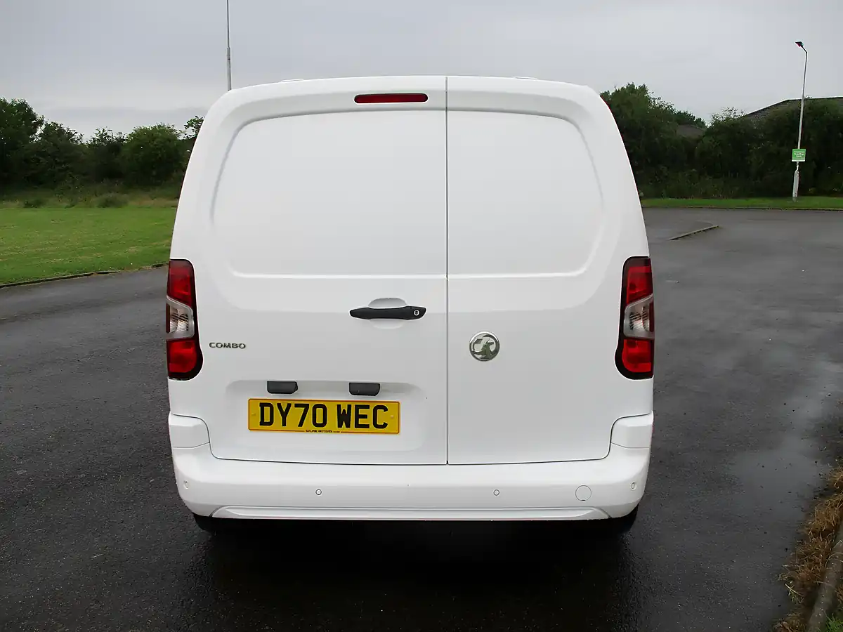 Used 2020 Vauxhall Combo Sportive White - Interior and Exterior details 7