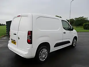 Used 2020 Vauxhall Combo Sportive White - Interior and Exterior details 8