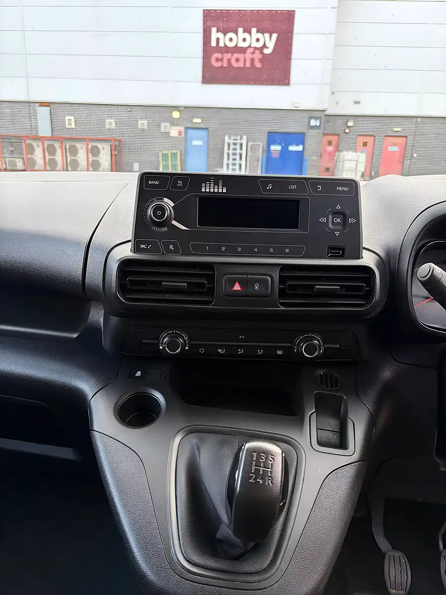 Used 2020 Vauxhall Combo Sportive White - Interior and Exterior details 11