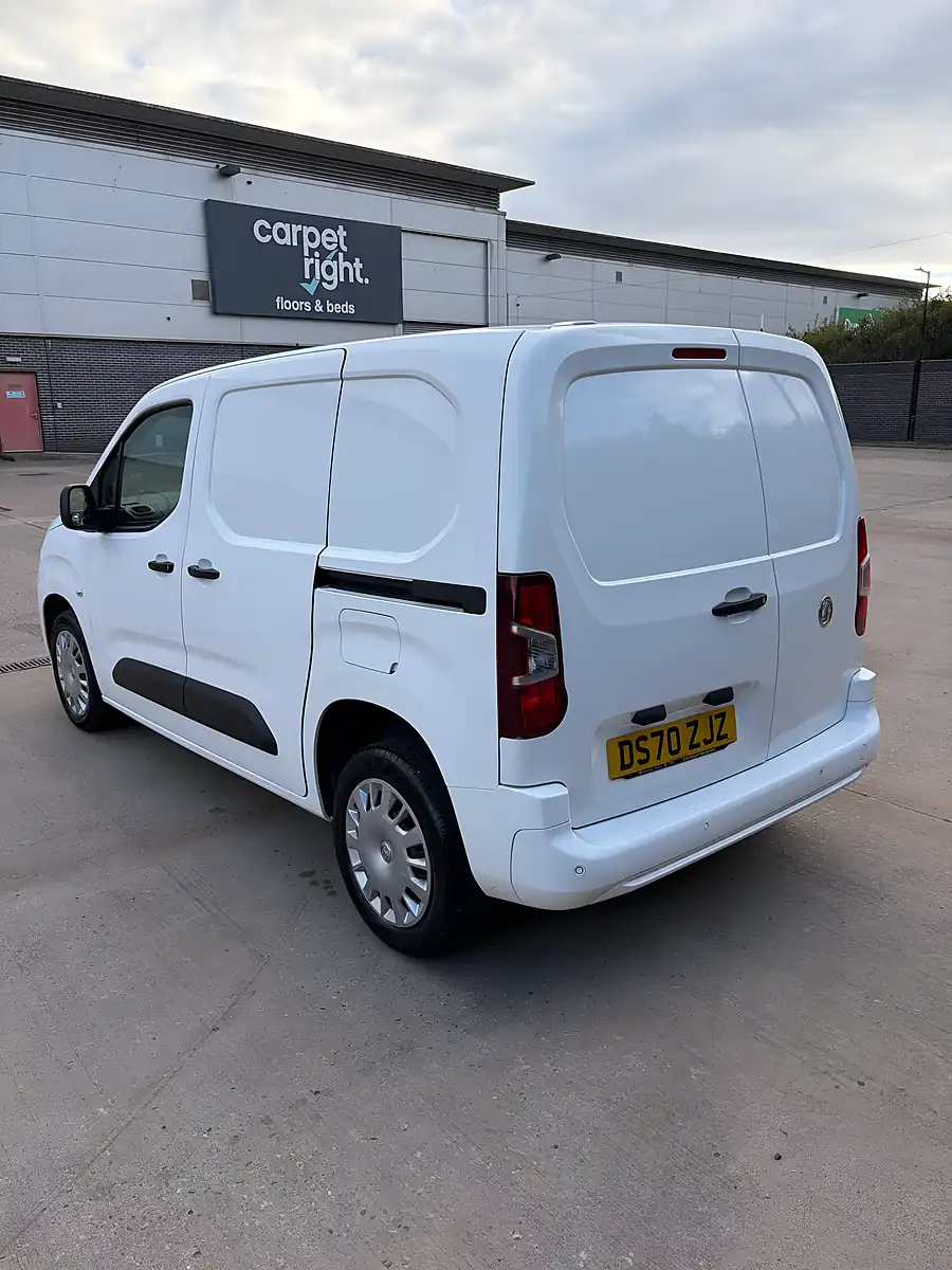 Used 2020 Vauxhall Combo Sportive White - Interior and Exterior details 3