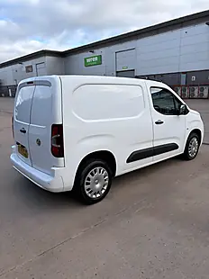 Used 2020 Vauxhall Combo Sportive White - Interior and Exterior details 5