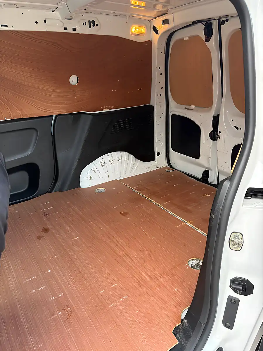 Used 2020 Vauxhall Combo Sportive White - Interior and Exterior details 9