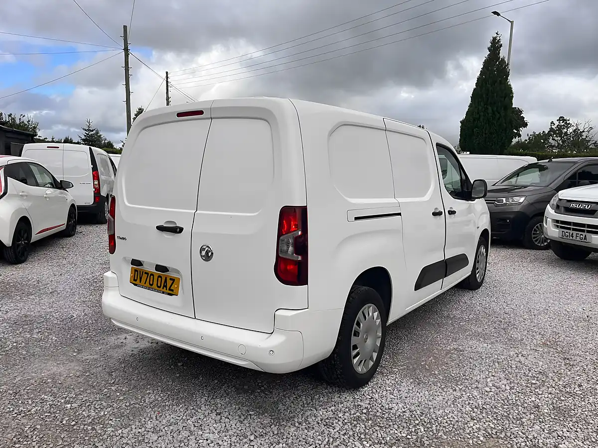 Used 2020 Vauxhall Combo Sportive White - Interior and Exterior details 10