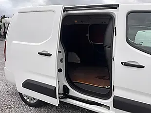 Used 2020 Vauxhall Combo Sportive White - Interior and Exterior details 12