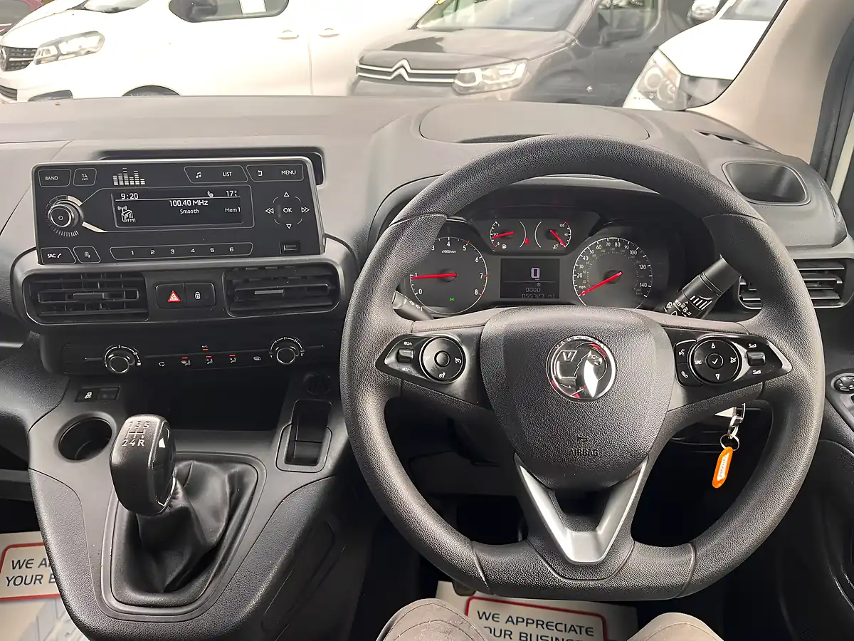 Used 2020 Vauxhall Combo Sportive White - Interior and Exterior details 16