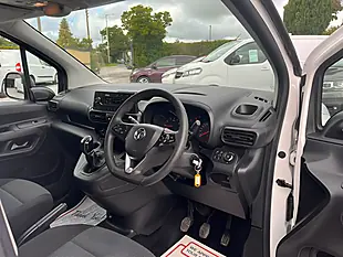 Used 2020 Vauxhall Combo Sportive White - Interior and Exterior details 18
