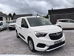 Used 2020 Vauxhall Combo Sportive White - Interior and Exterior details 2