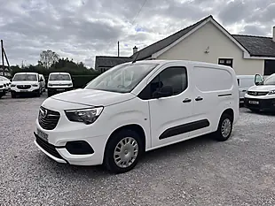 Used 2020 Vauxhall Combo Sportive White - Interior and Exterior details 5