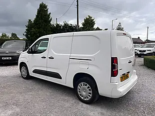 Used 2020 Vauxhall Combo Sportive White - Interior and Exterior details 8