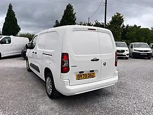 Used 2020 Vauxhall Combo Sportive White - Interior and Exterior details 9