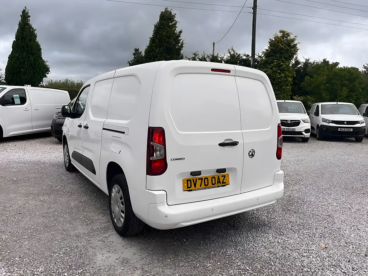 Used 2020 Vauxhall Combo Sportive White - Interior and Exterior details 9