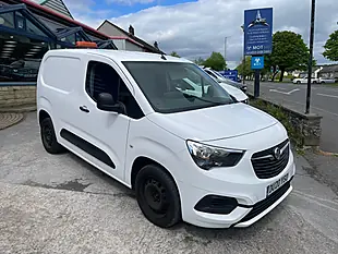 Used 2020 Vauxhall Combo Sportive White - Interior and Exterior details 4