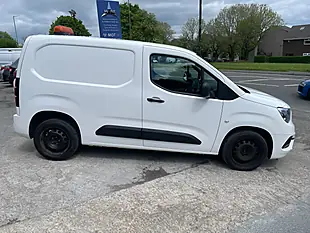 Used 2020 Vauxhall Combo Sportive White - Interior and Exterior details 5