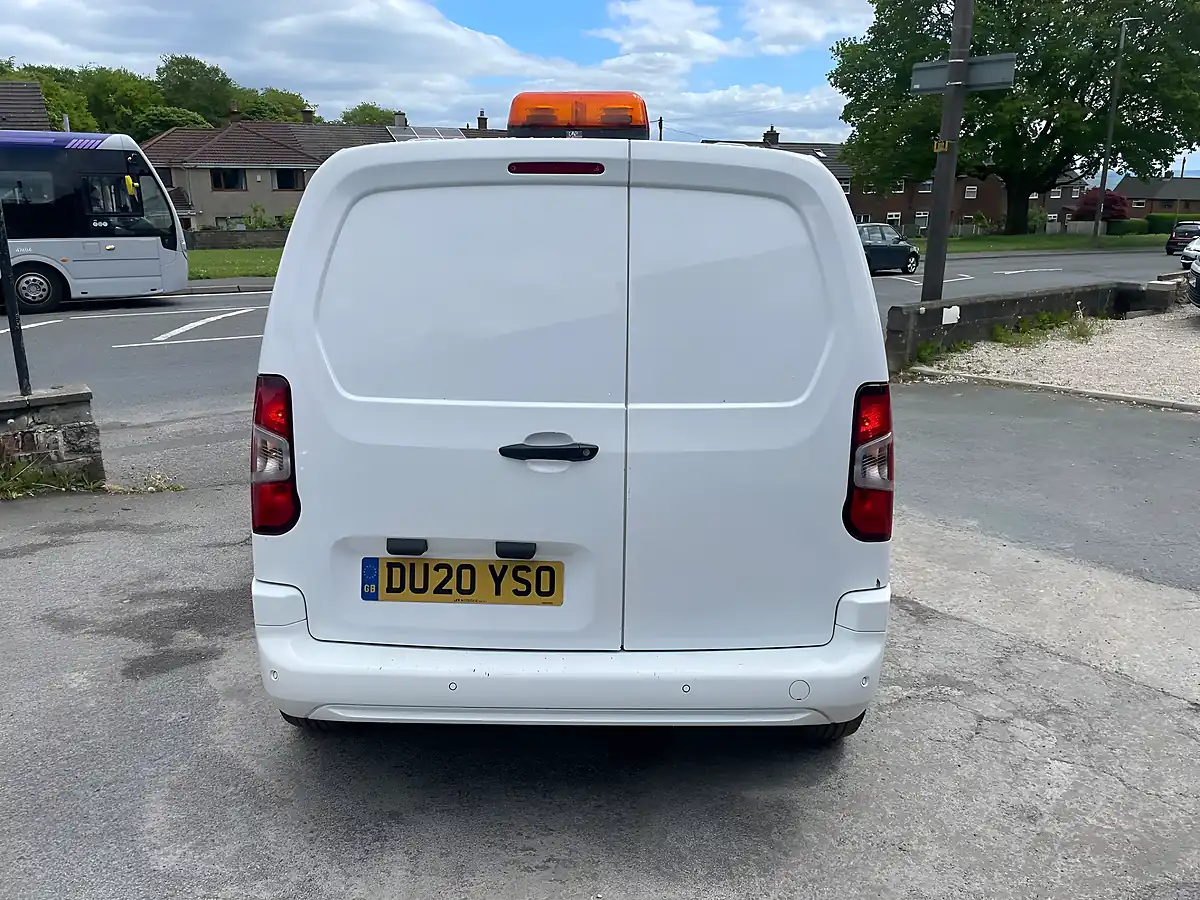 Used 2020 Vauxhall Combo Sportive White - Interior and Exterior details 7