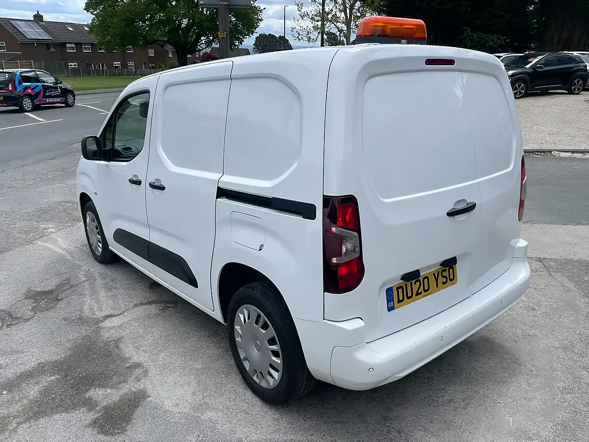 Used 2020 Vauxhall Combo Sportive White - Interior and Exterior details 8