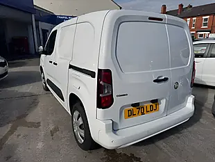 Used 2020 Vauxhall Combo Sportive White - Interior and Exterior details 10