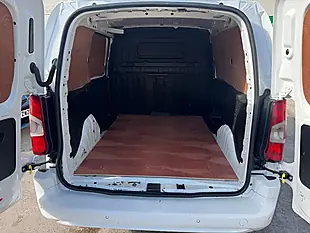 Used 2020 Vauxhall Combo Sportive White - Interior and Exterior details 11