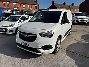 Used 2020 Vauxhall Combo Sportive White - Interior and Exterior details 3