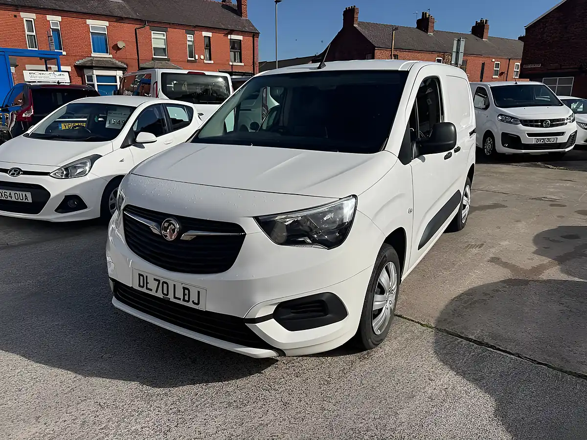 Used 2020 Vauxhall Combo Sportive White - Interior and Exterior details 3