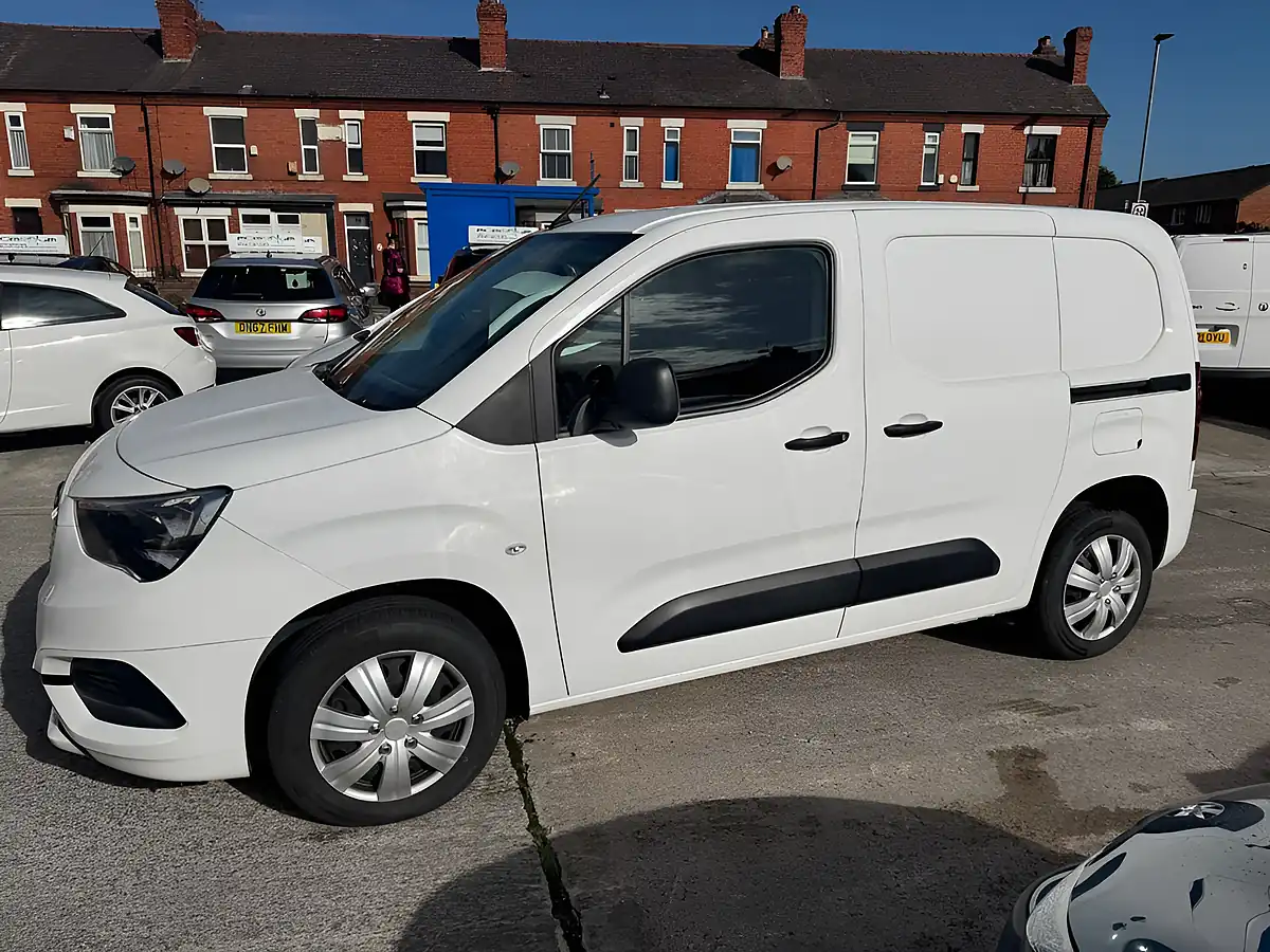 Used 2020 Vauxhall Combo Sportive White - Interior and Exterior details 4