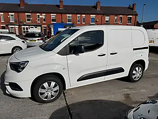 Used 2020 Vauxhall Combo Sportive White - Interior and Exterior details 5