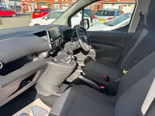 Used 2020 Vauxhall Combo Sportive White - Interior and Exterior details 6