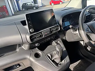 Used 2020 Vauxhall Combo Sportive White - Interior and Exterior details 9