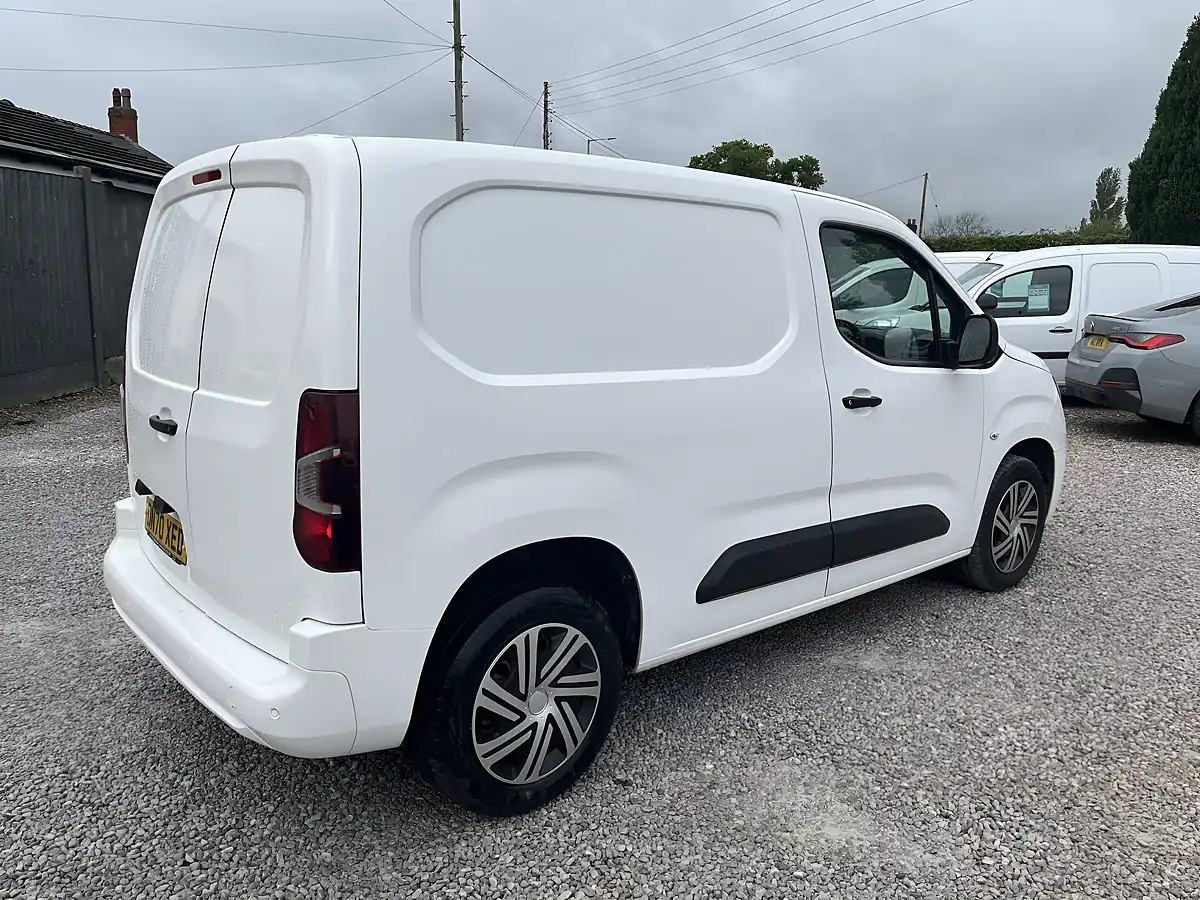 Used 2020 Vauxhall Combo Sportive White - Interior and Exterior details 13
