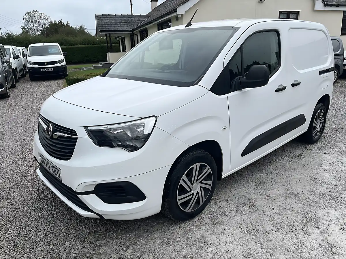 Used 2020 Vauxhall Combo Sportive White - Interior and Exterior details 7